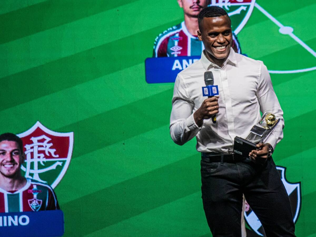 Jhon Arias es incluido en el once ideal del Campeonato Carioca