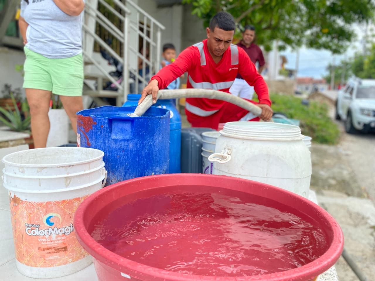 En Sincelejo, Veolia mantiene el servicio con carrotanques mientras se restablece el acueducto.