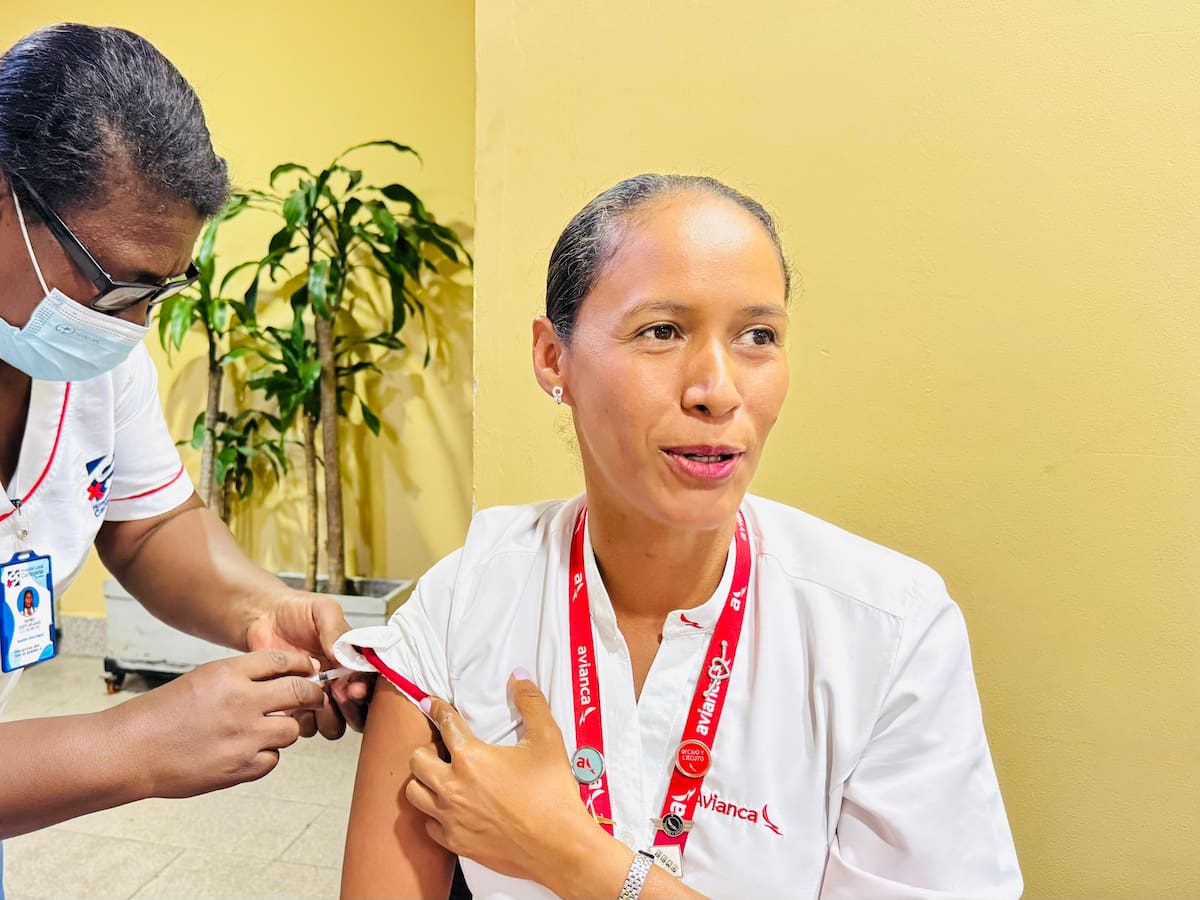 Vacunación gratuita contra fiebre amarilla y carnet internacional para viajeros en Cartagena