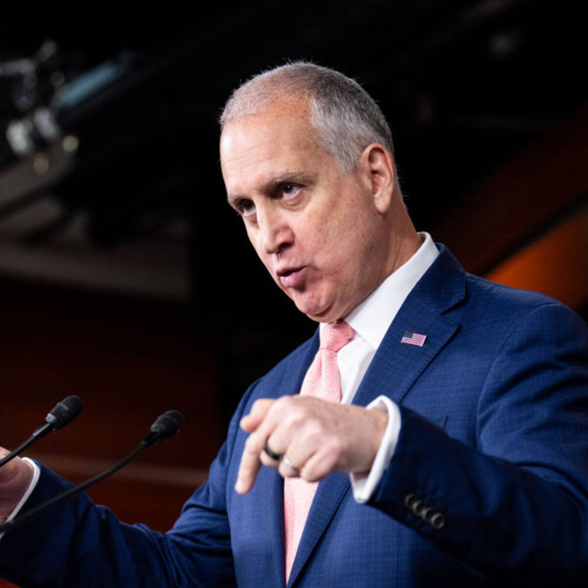 Congresista Díaz-Balart explica en W Radio proyecto que propone reducir ayuda para Colombia