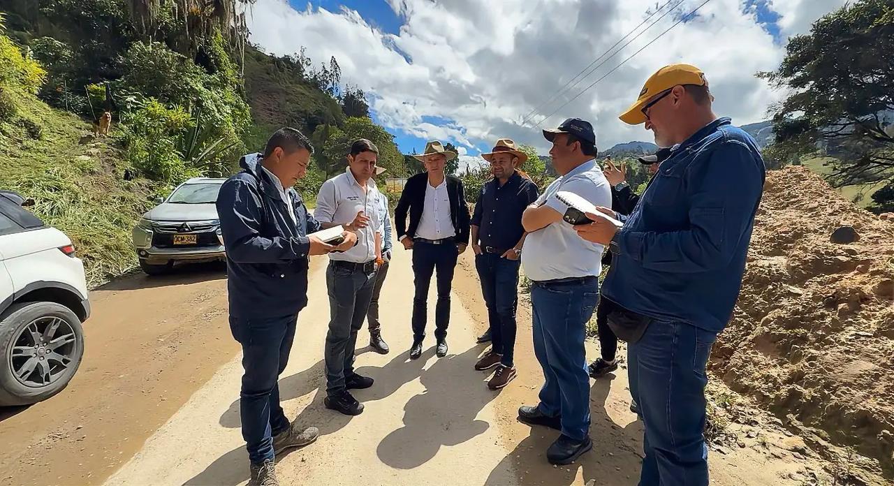 De acuerdo con el secretario de Infraestructura de Boyacá, Leonardo Álvarez Fonseca, el contrato está suspendido debido a que el contrato de interventoría ya terminó / Foto: Gobernación de Boyacá.