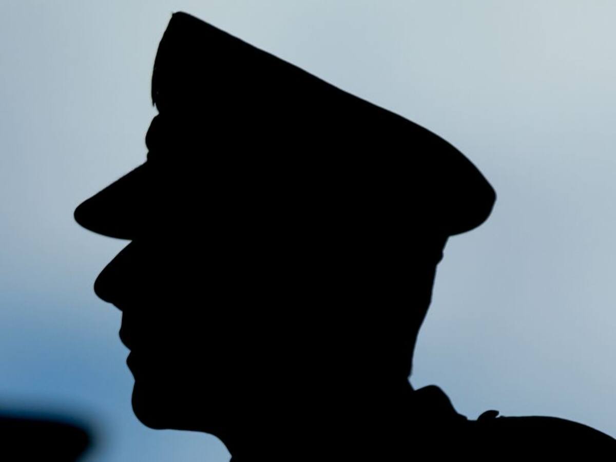 Anotación a patrullero es por indisciplina y no por negarse a cantar himno