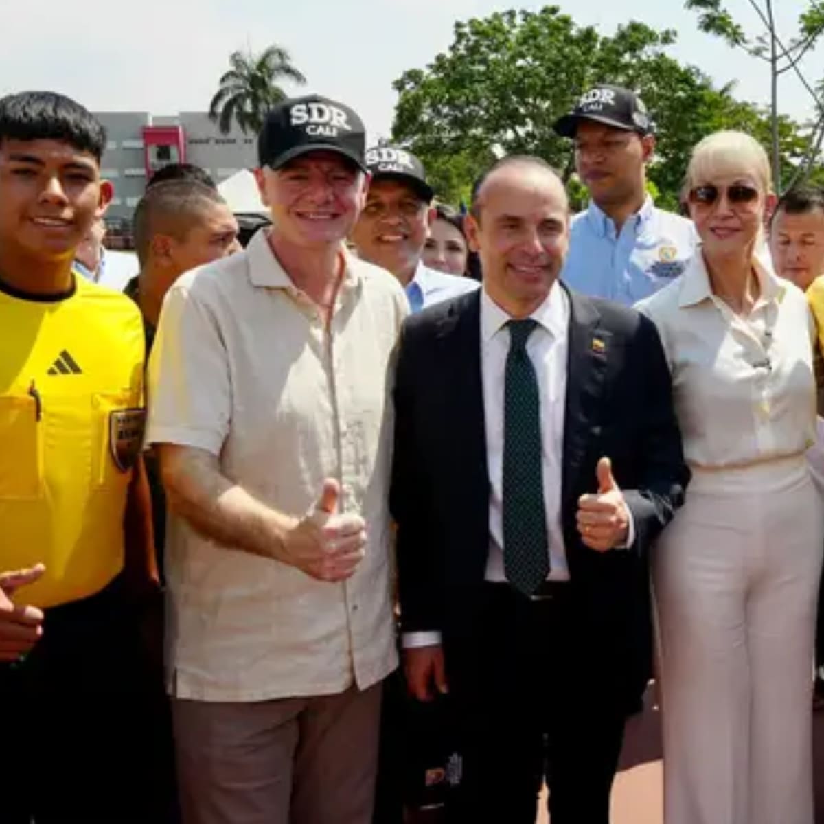 Infantino visita escuelas de fútbol en Cali previo a participación de posesión presidencial