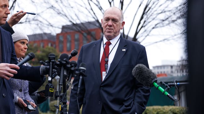 Washington (United States), 06/02/2025.- Tom Homan, former Director of Immigration and Customs Enforcement and President Trump's 'border czar' gives remarks to the press outside the West Wing of the White House in Washington DC, USA, 06 February 2025. EFE/EPA/AARON SCHWARTZ / POOL