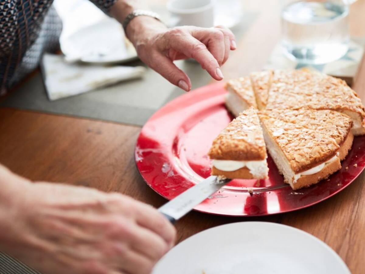 Mujer falleció en concurso de comer pasteles