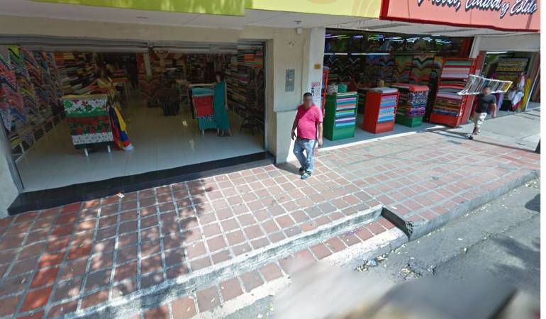 Almacenes de tela sobre la calle 11 entre avenidas 6 y 7 de Cúcuta