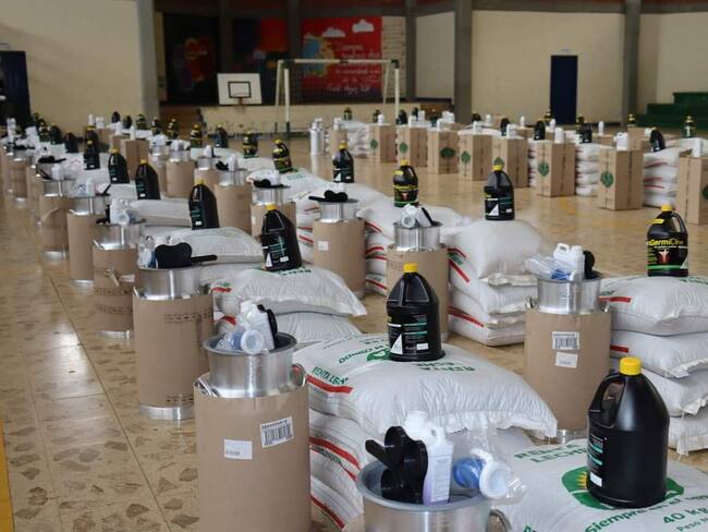 En Ituango y Campamento fueron entregados más de 200 kits de producción lechera