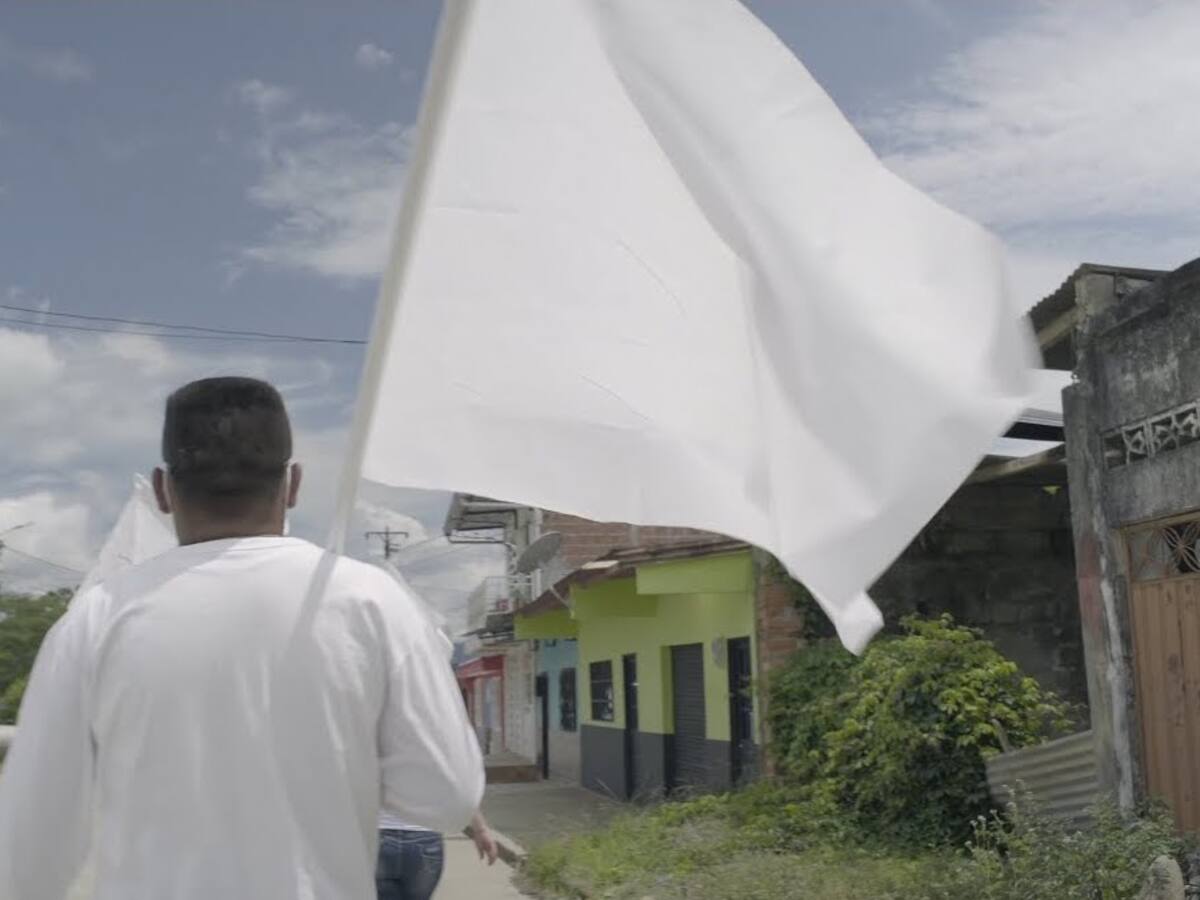 Por enfrentamientos, civiles en Arauca salen con pañuelos blancos para no ser atacados