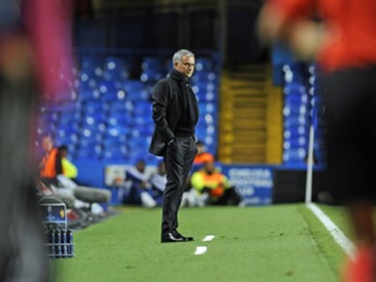 Mourinho ya recibe sus primeras críticas en Inglaterra