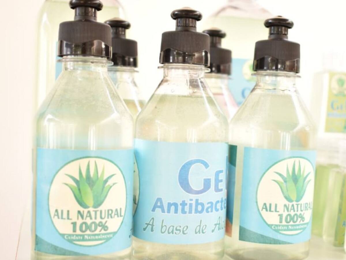 La familia de Sucre que elabora gel antibacterial con aloe vera