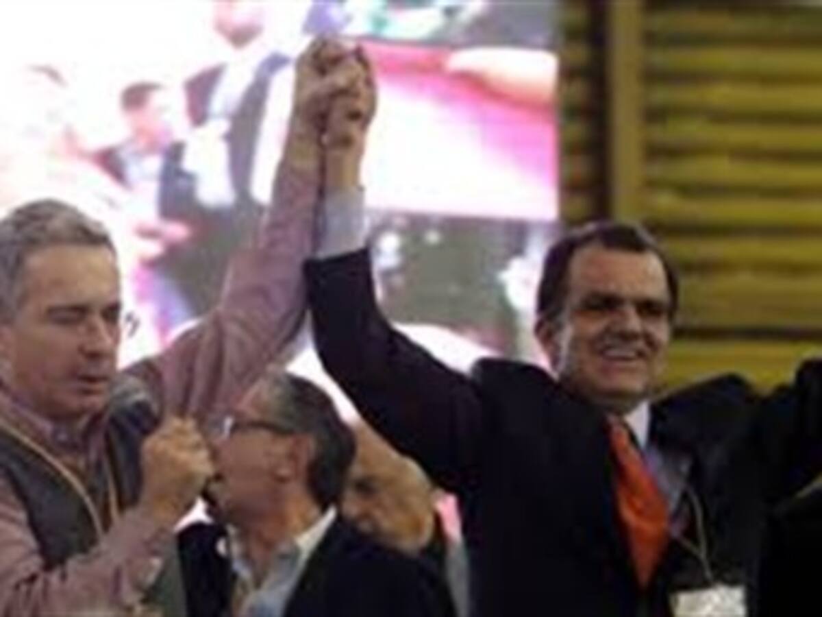 Oscar Iván Zuluaga recorre Risaralda en compañía de Álvaro Uribe Vélez