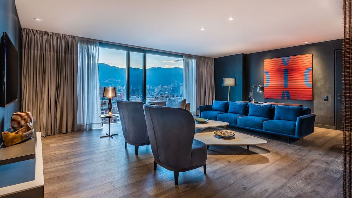 En medio del ajetreo, el ejecutivo moderno piensa en su estadía equilibrando trabajo y descanso