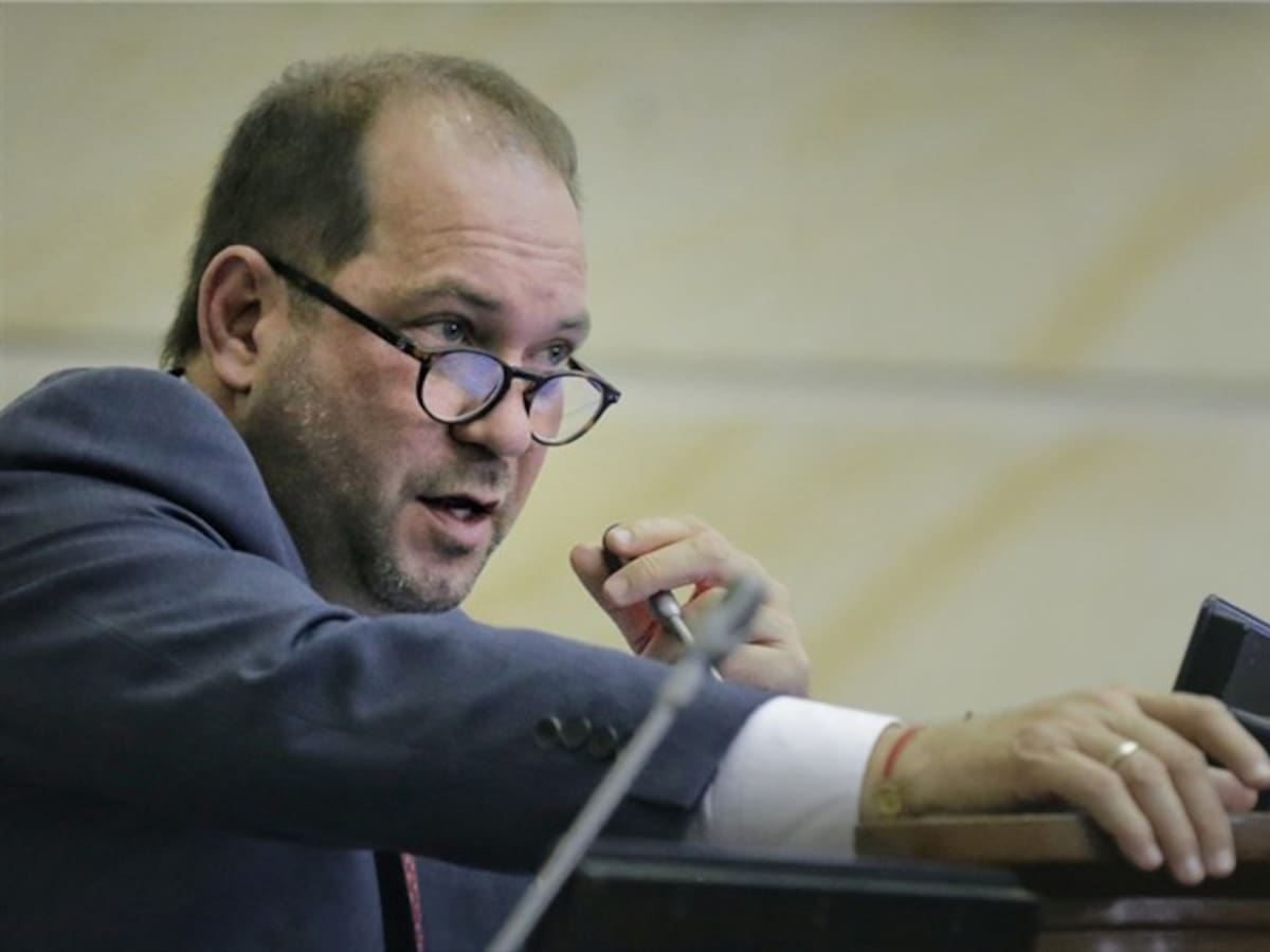No puede ser que nos enteremos de las tropas por la embajada de EE.UU.: Lidio García