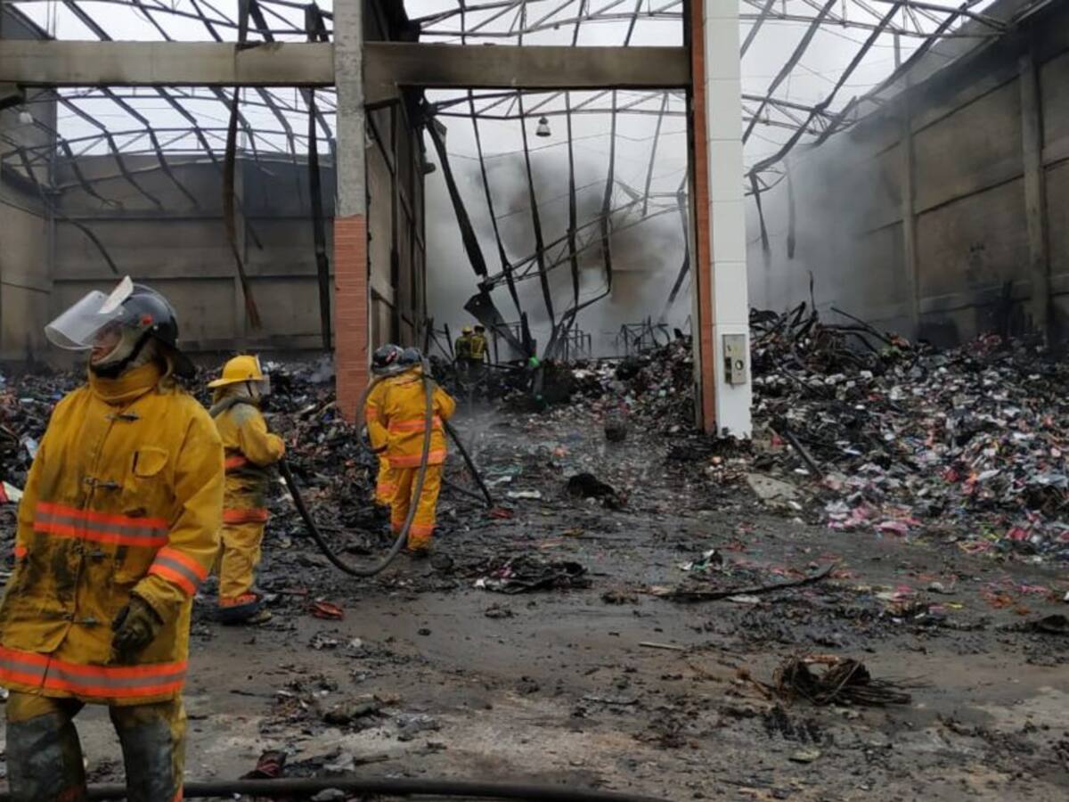 12 horas duró incendio en Rionegro