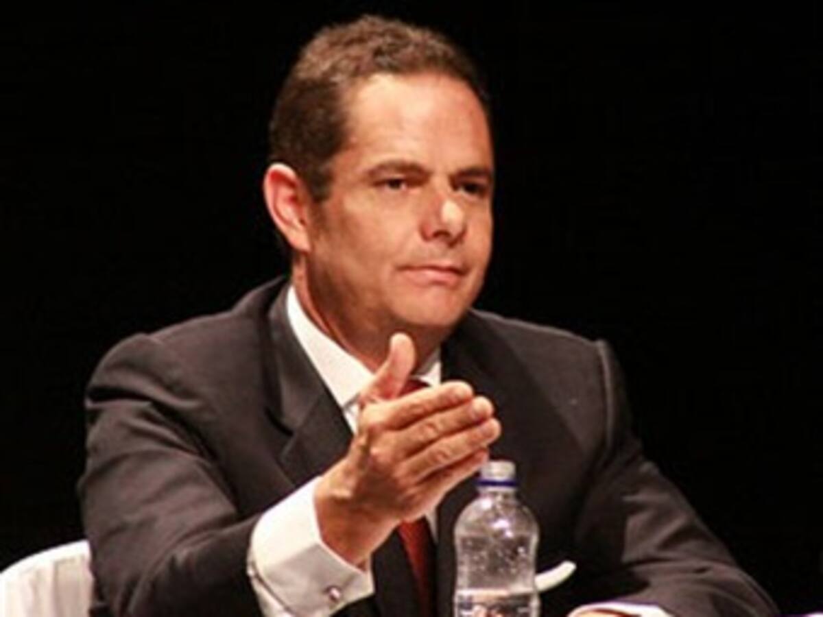 Vargas Lleras se reúne con la Corte Constitucional