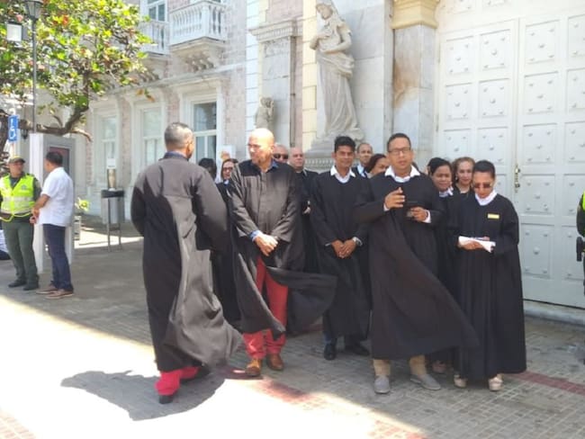 Jueces de Cartagena protestan en evento donde asistió el presidente Duque