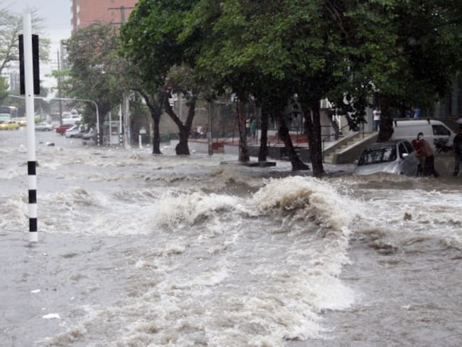 Autoridades en alerta por paso de la tormenta Matthew en el Caribe
