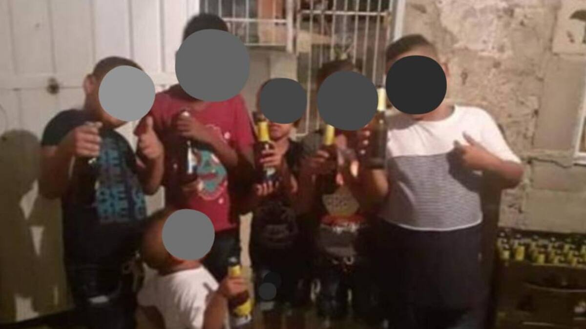 En Santa Marta investigan veracidad de fotografía de niños tomando licor