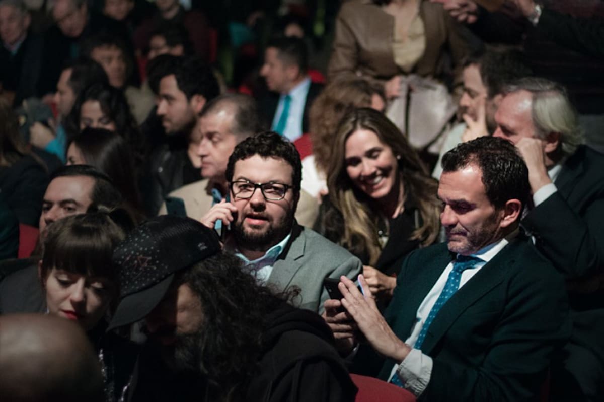 Ignacio Reglero, presidente de Caracol Radio (derecha), acompañado de Andrés Muñoz Jaramillo, gerente comercial de la compañía (izquierda).