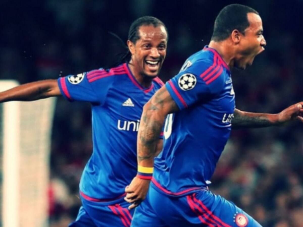 Felipe Pardo anota en la victoria del Olympiacos ante el Arsenal en Londres