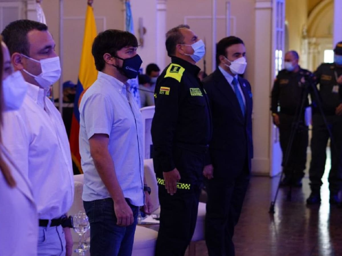 "Tenemos es que desarmar a los bandidos": Pumarejo sobre porte de armas