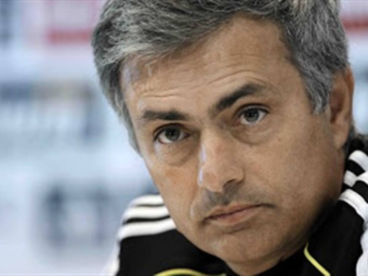 Inter felicita a su extécnico Mourinho por sus 50 años