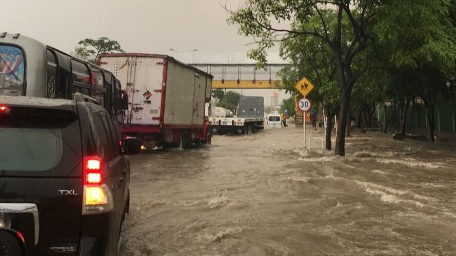 Estragos por las lluvias y tormentas eléctricas en Barranquilla. Foto: Cortesía/ Alfredo Varela.