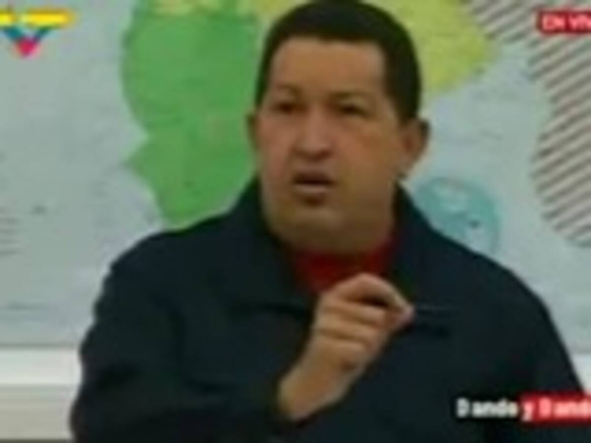 Hugo Chávez congeló las relaciones con Colombia. Dice que importará desde otros países