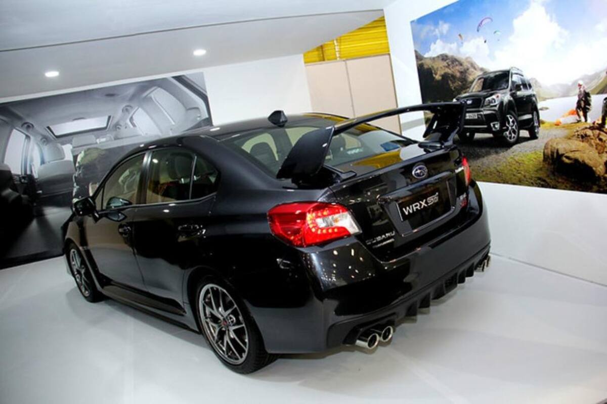 Los amantes de los automóviles se dan cita en Corferias donde se exhiben más de 1000 vehículos con  modelos recientes de las más reconocidas marcas de automóviles a nivel mundial.