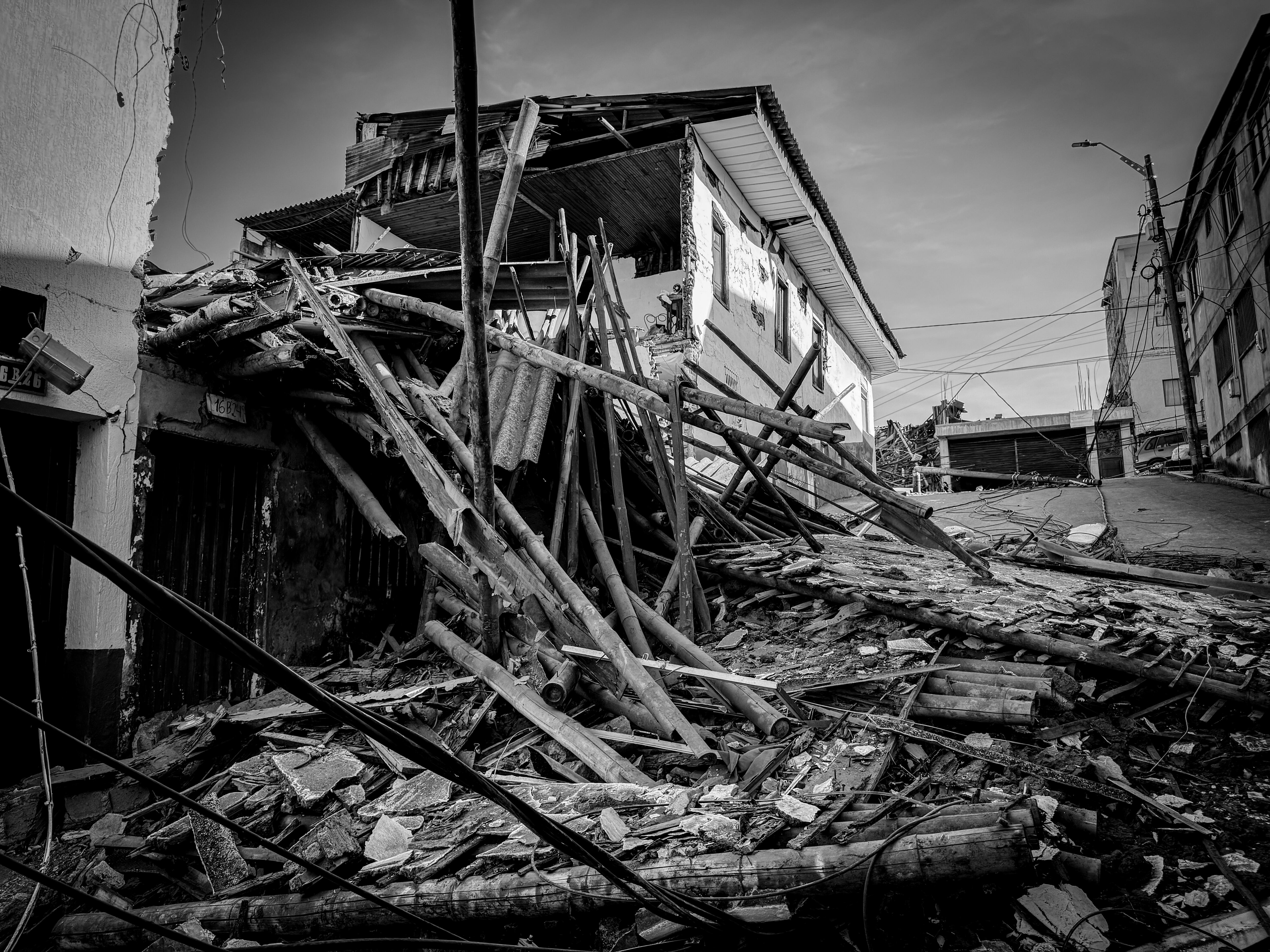 Imagenes que deja el terremoto de 7,4 en Pereira. Foto: Caracol Radio