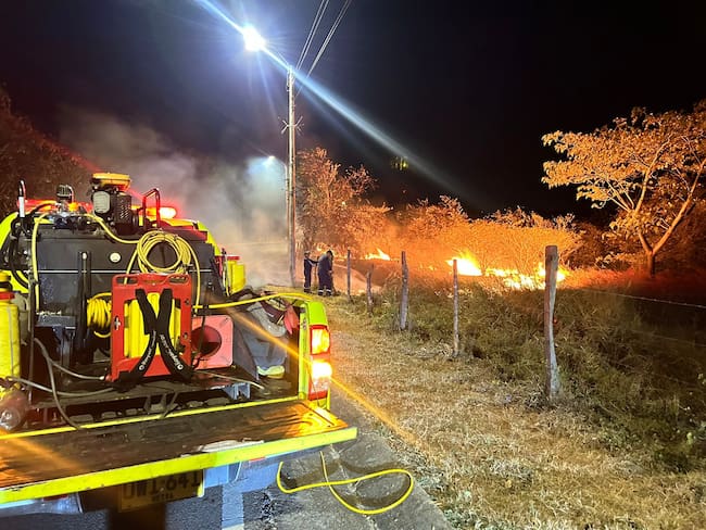 Incendios forestales en zona rural y urbana de Neiva
