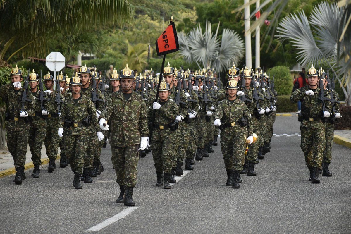 Ensayos del Desfile Militar y Policial en Santa Marta, ciudad que cumple 500 años de fundación