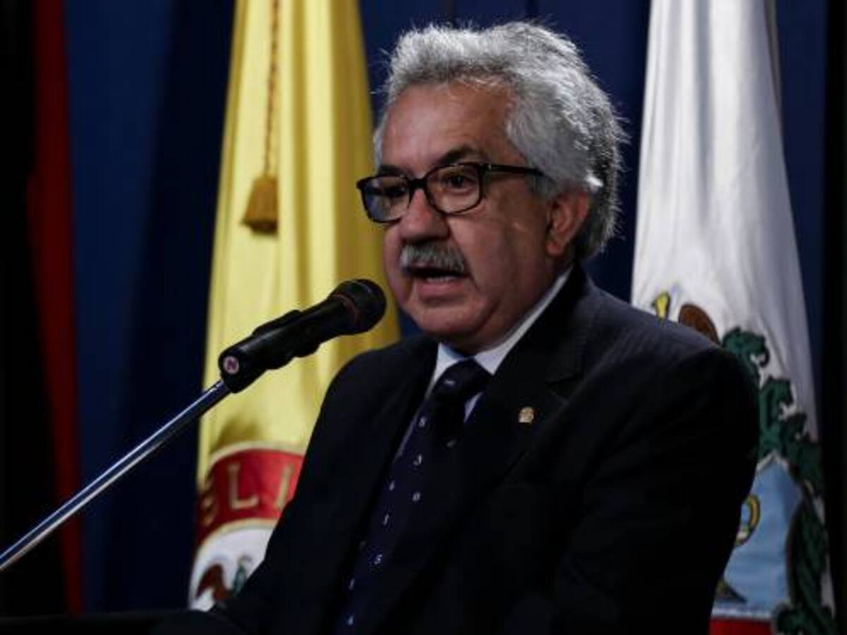 En firme elección del rector de la Universidad Nacional, Ignacio Mantilla