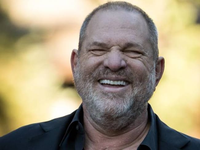Harvey Weinstein se entrega en una comisaría de Nueva York