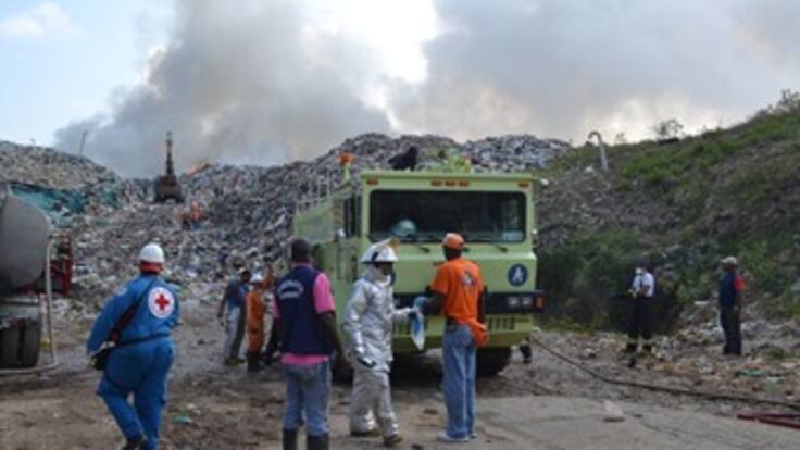 Controlan incendio en relleno sanitario de San Andrés