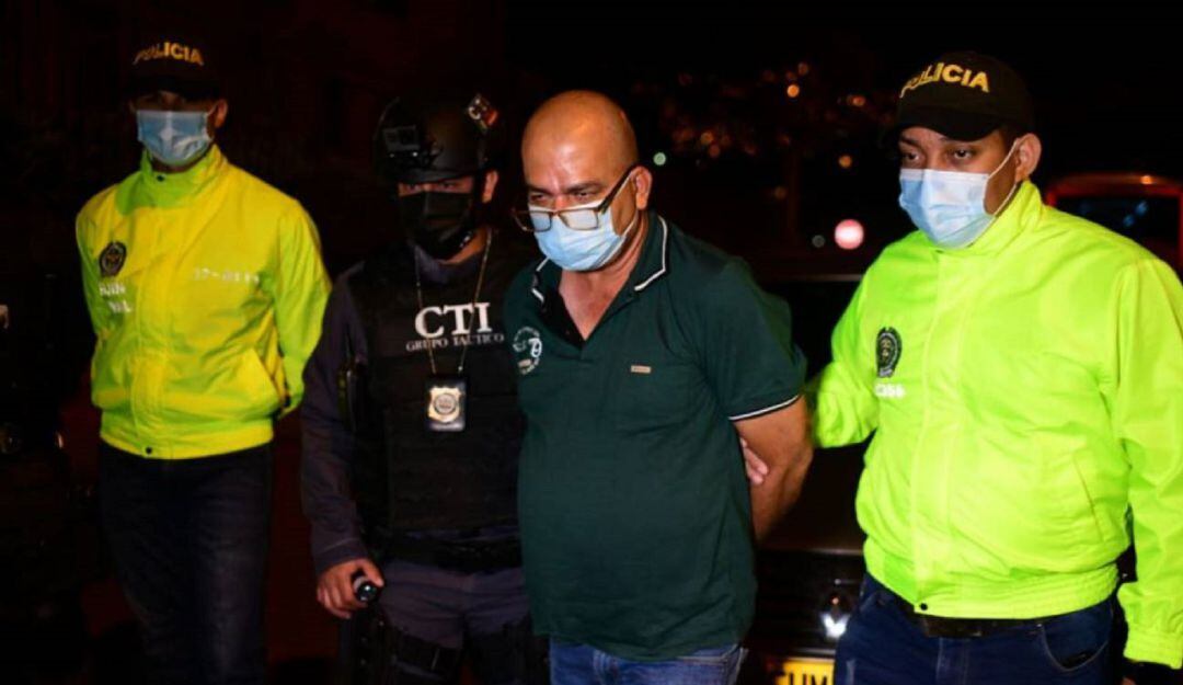 Alberto Álvarez manifestó que Lopera se escondió porque temía por su seguridad y para poder trabajar en su defensa