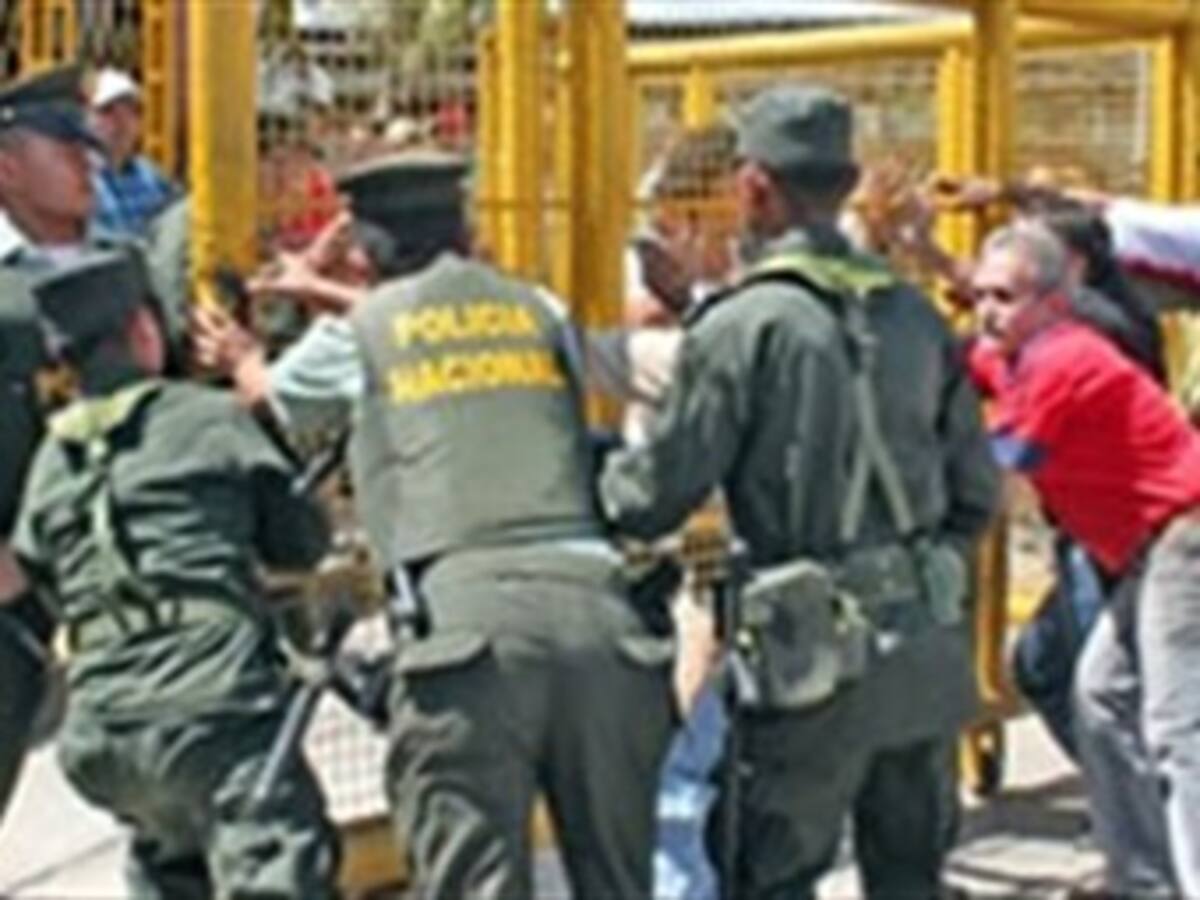 Líderes políticos regionales estarían detrás de asonadas en varias regiones del país