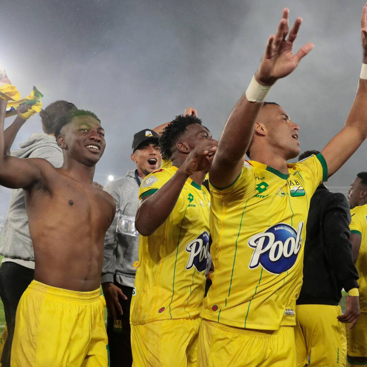 Policía recuperó medalla robada a Carlos Henao por un hincha del Bucaramanga