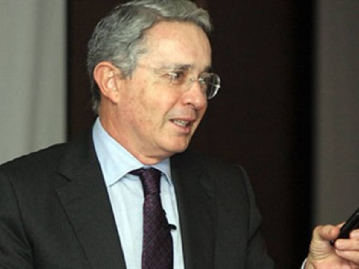 Magistrado que pidió investigar al expresidente Uribe negó amenazas
