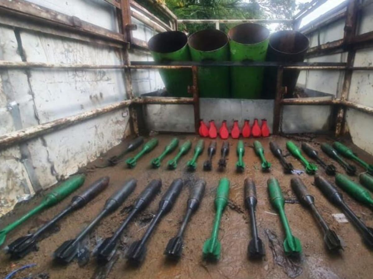 Hallan camión que había sido acondicionado con rampas y explosivos