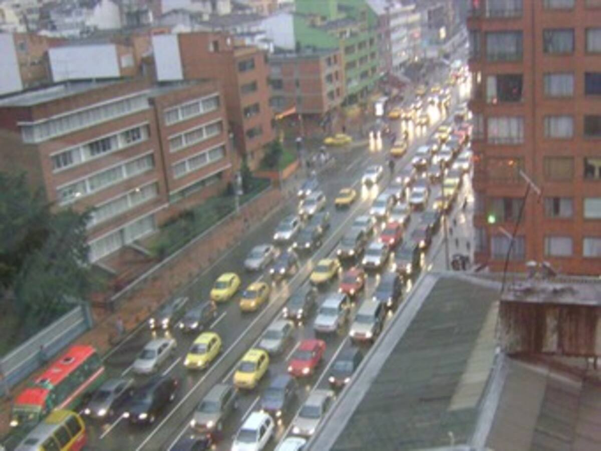 En las horas pico seguirán los mismos trancones, admite gobierno de Bogotá