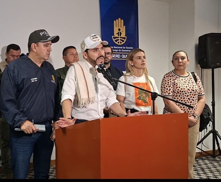 Presidente Abelardo de la Espriella junto con el gobernador del Quindío y primera dama