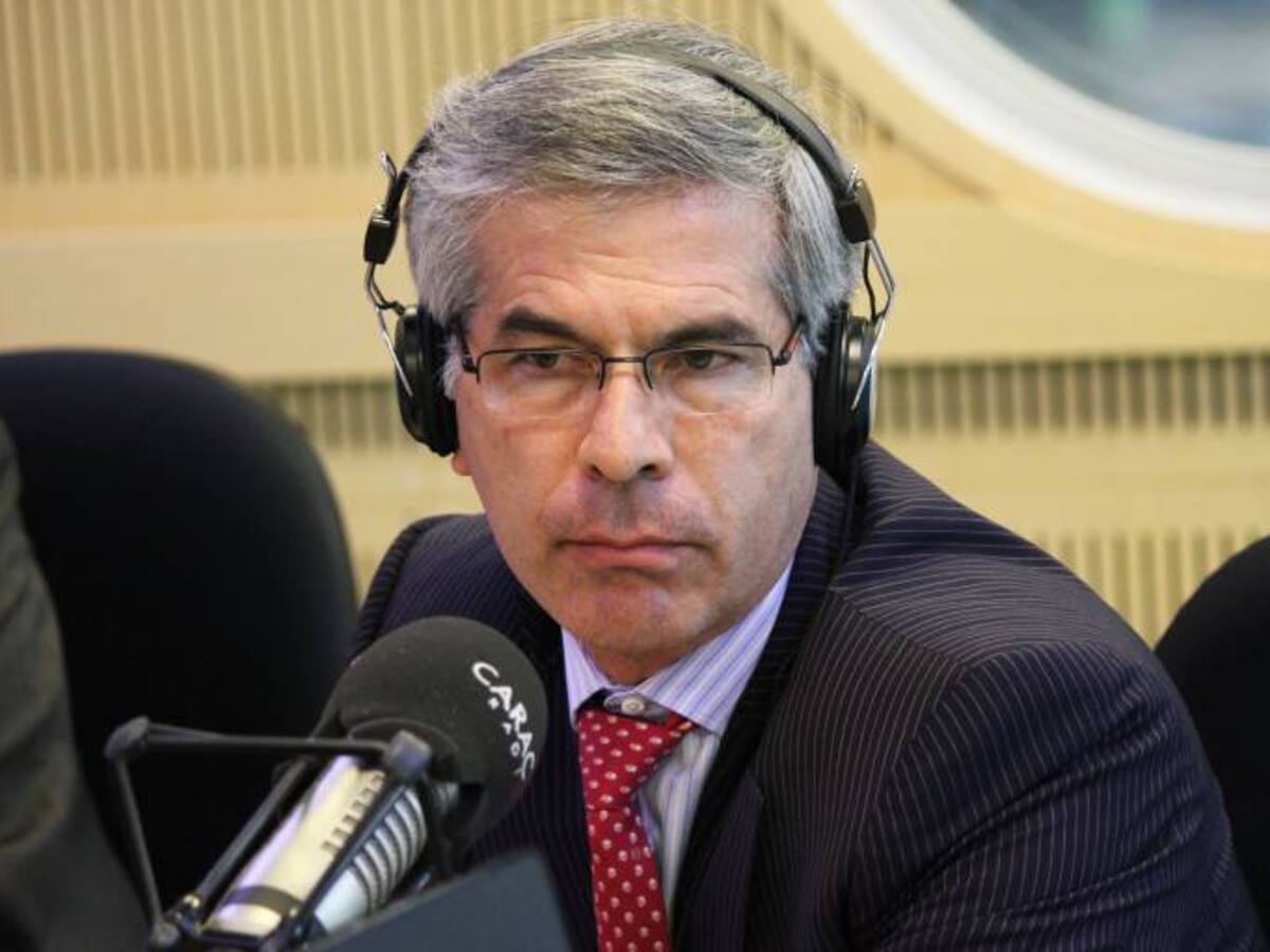 Las FF.MM. salen fortalecidas en los acuerdos y con garantías jurídicas: Reyes