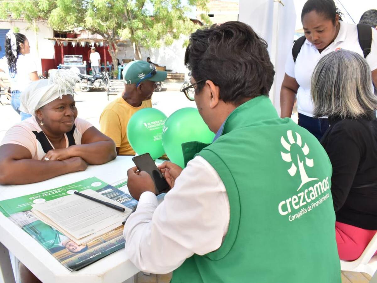 Más de 250 emprendedores de Pasacaballos accedieron a servicios financieros en la Feria de Inclusión