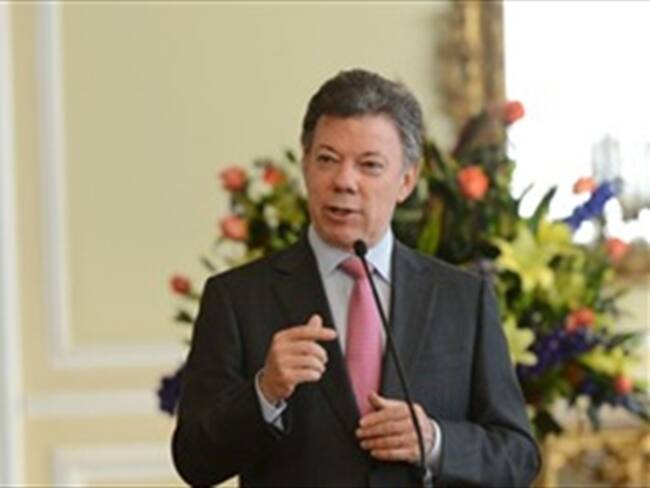 Presidente Santos se reúne este lunes con la Comisión Asesora de Paz