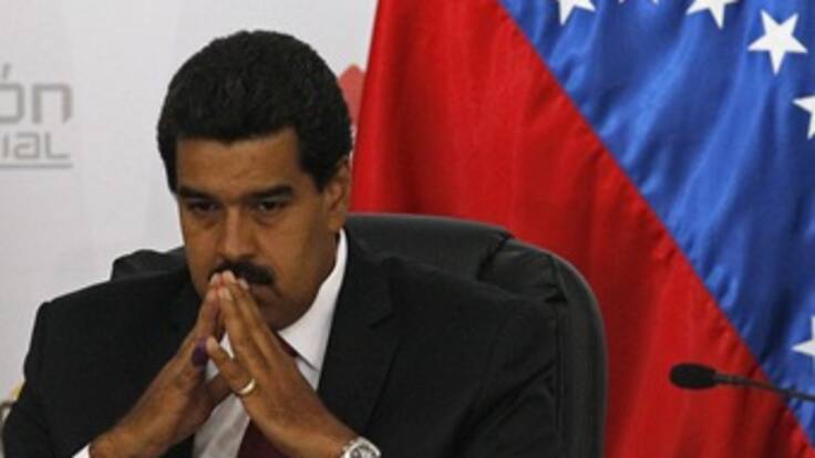 Maduro se reúne hoy con oposición para intentar solución a crisis política