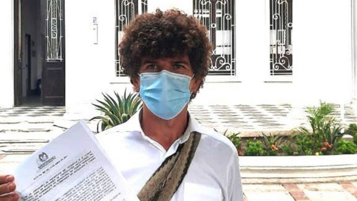 Inicia recolección de firmas para revocar el mandato de Carlos Caicedo