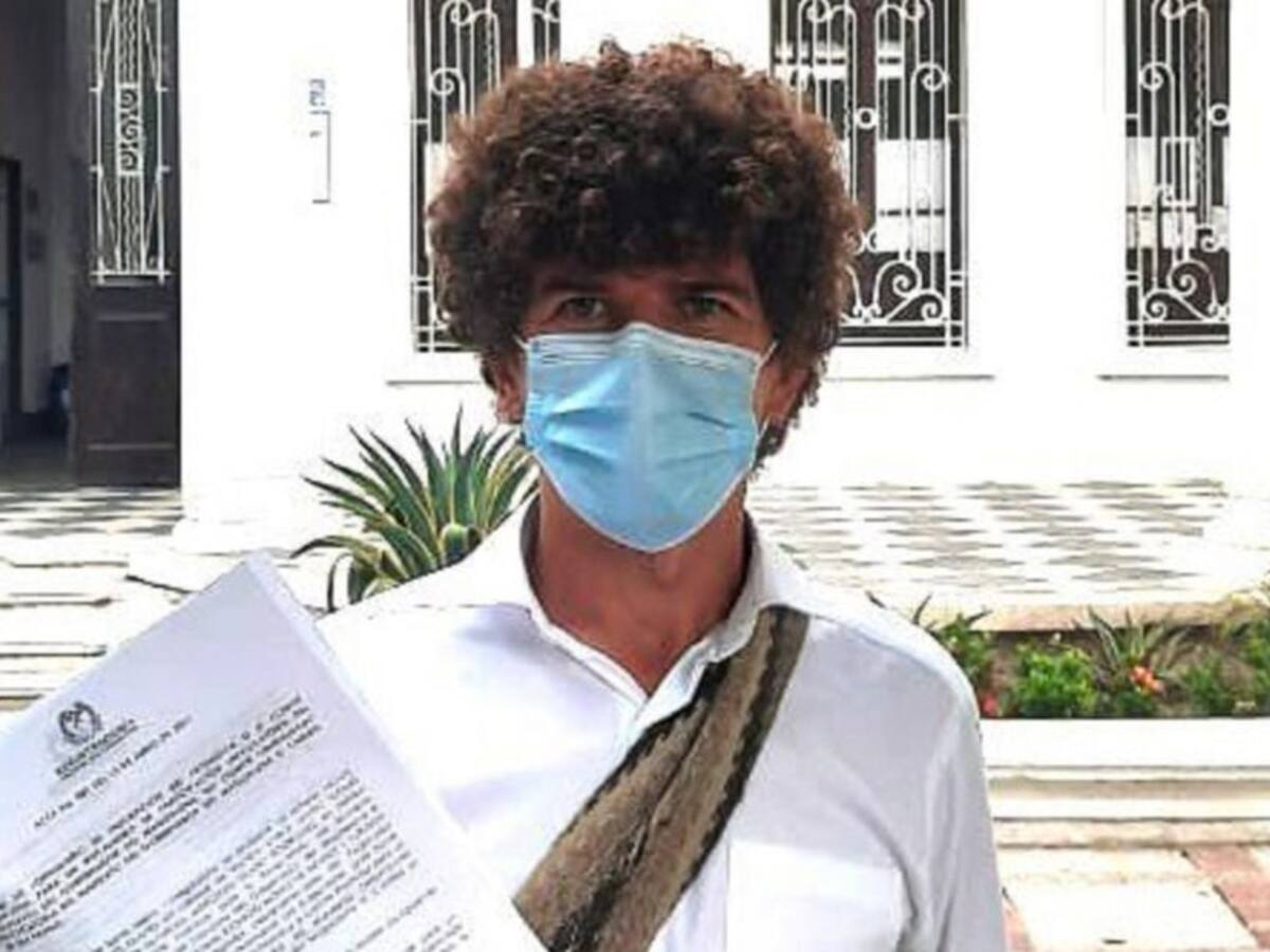 Inicia recolección de firmas para revocar el mandato de Carlos Caicedo