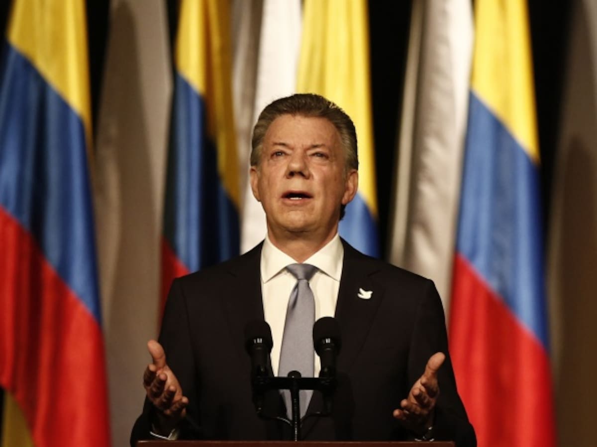 Santos resalta la importancia de la pronta implementación de los nuevos acuerdos de paz