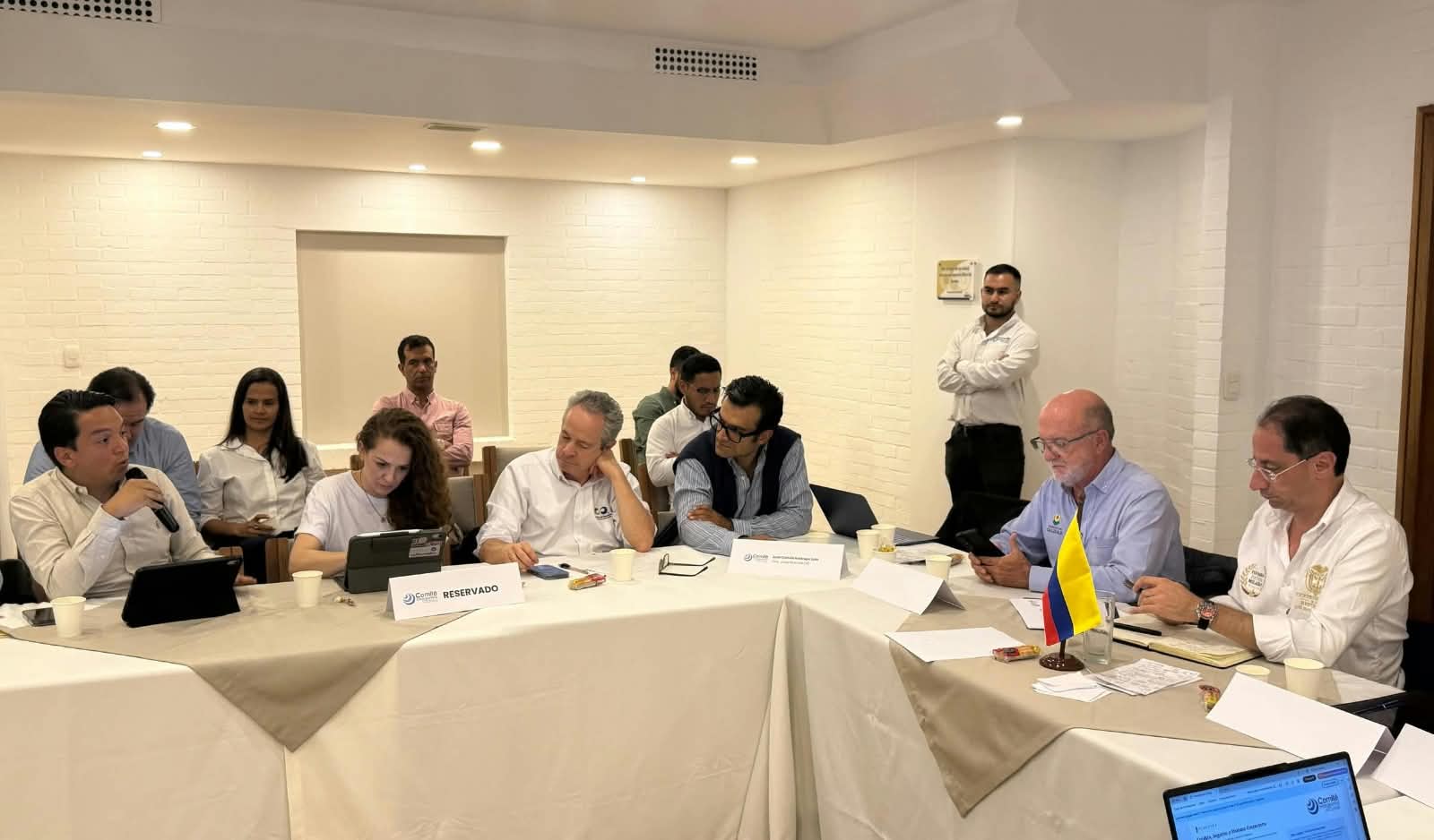 Reunión del vicepresidente de Colombia, José Manuel Restrepo, con los gremios de Manizales y Caldas. Foto: Cotelco capítulo Caldas.